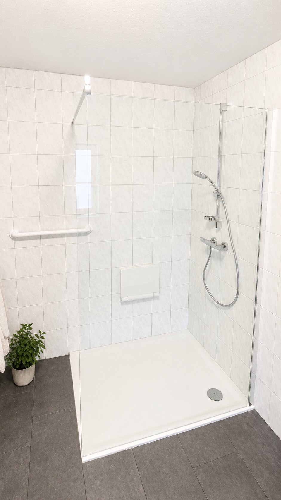 Neue Dusche anstelle der alten Badewanne