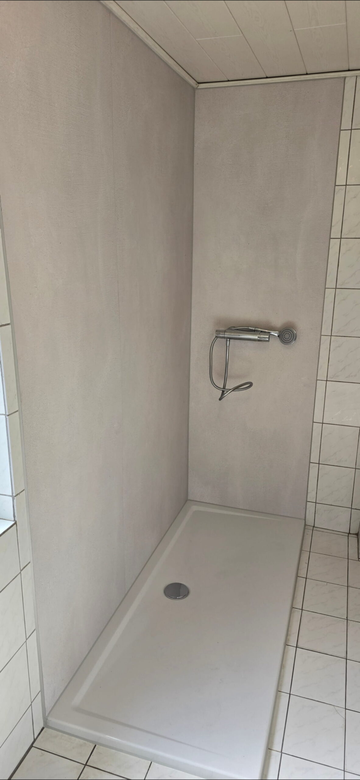 Fertige bodennahe Dusche nach dem Umbau